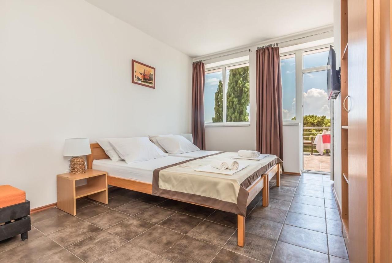 Motel Ljetni Raj Башка-Вода Экстерьер фото
